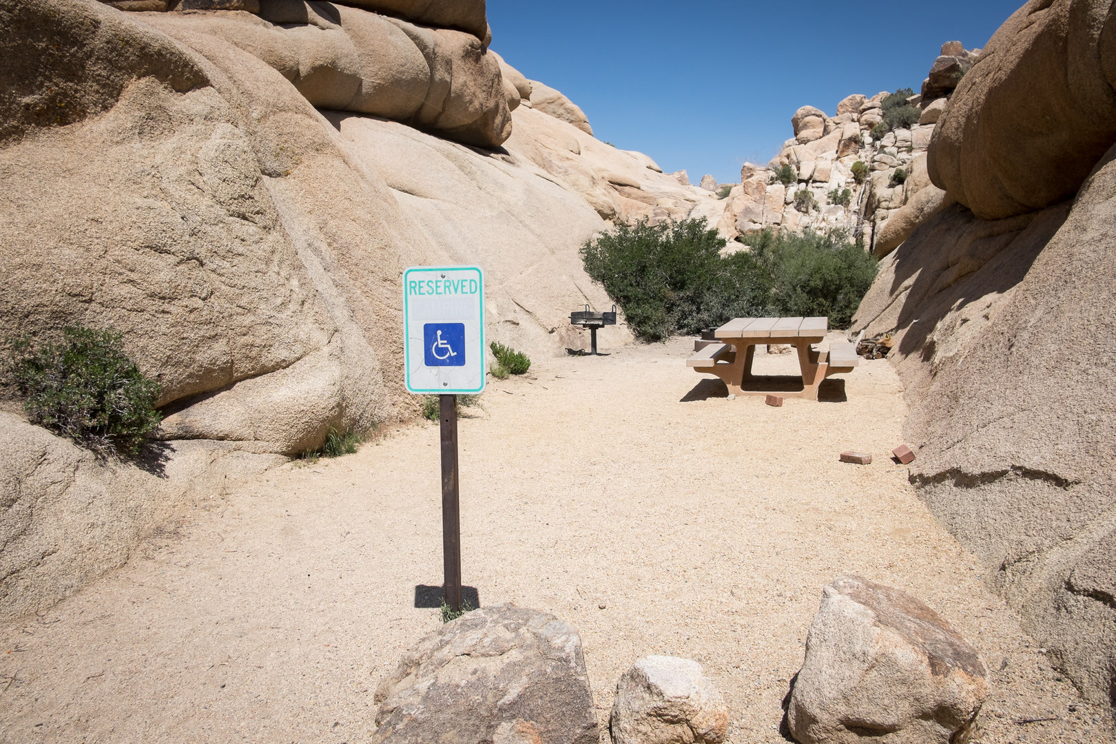 Jumbo Rocks Campground Joshua Tree National Park camping in California