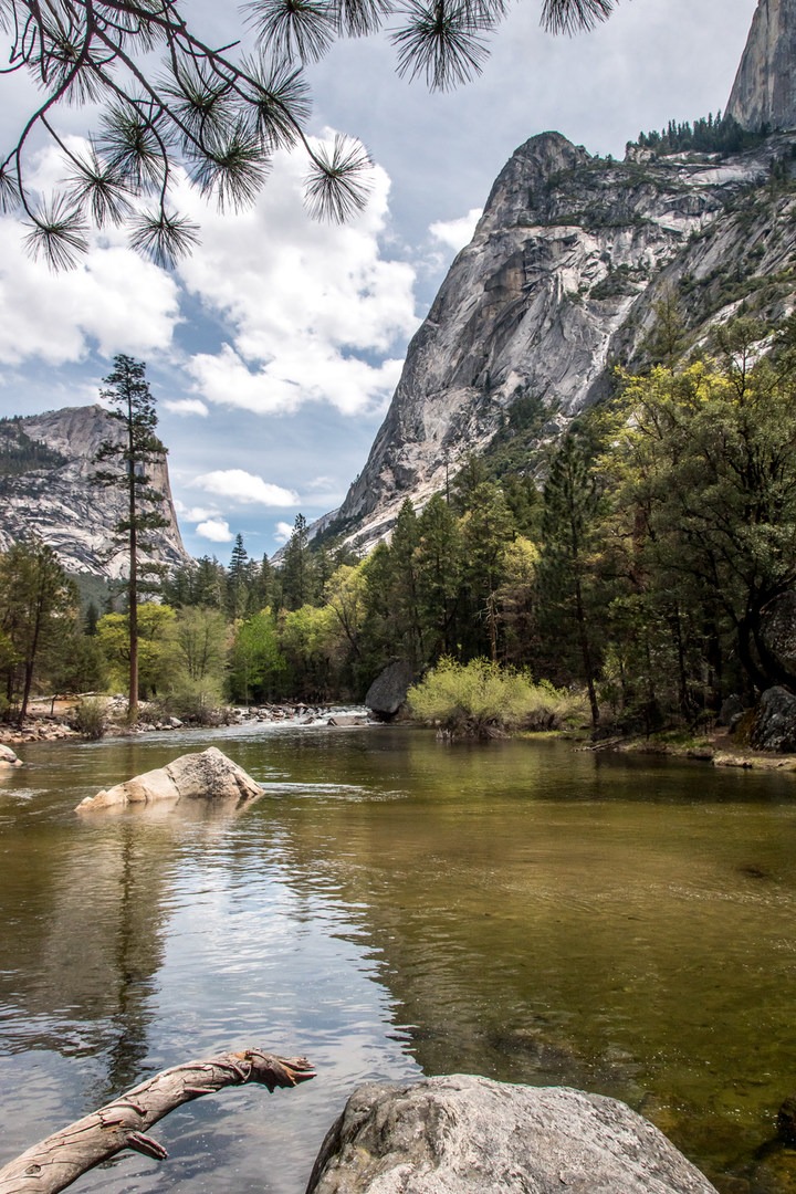 Mirror Lake Loop Yosemite National Park hiking in California
