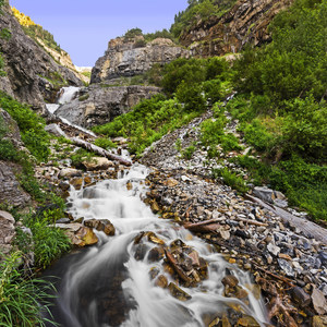 Lost Creek Falls Trail