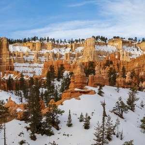 Peekaboo Loop (via Sunset Point)