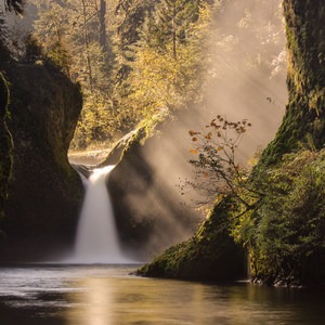 Eagle Creek Hike to Tunnel Falls