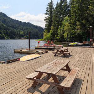 Loon Lake Lodge + RV Resort
