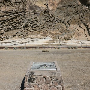 Petroglyph Point and Petroglyph Bluff Hike