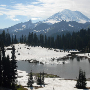 Tipsoo Lake + Naches Peak Loop Trail