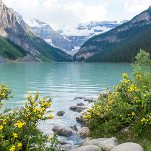 Lake Louise Lakeshore Trail
