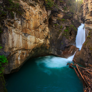 Johnston Canyon Upper Falls Hike