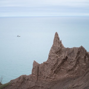 Chimney Bluffs Loop