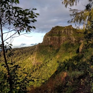 Nounou Mountain via the East Ridge