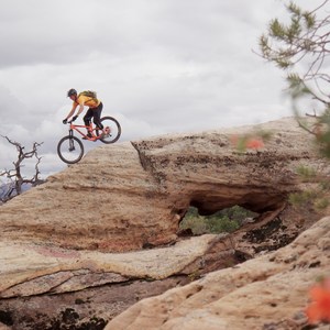 Gooseberry Mesa Mountain Biking: South Rim, Hidden Canyon + White Trail