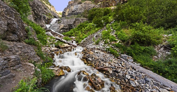 Lost Creek Falls Trail