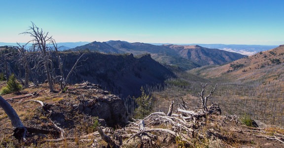 Strawberry Mountain via Roads End Trail