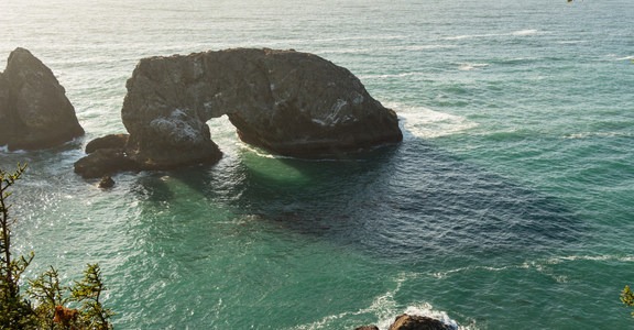 Arch Rock Viewpoint + Picnic Area