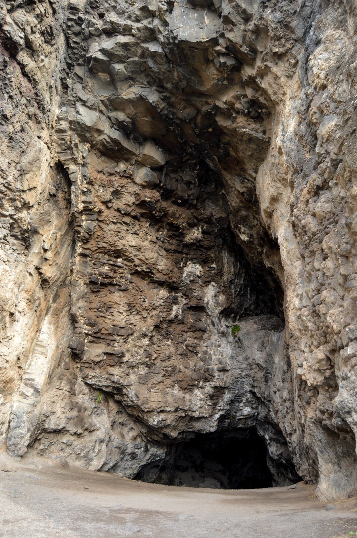 Kaneana Cave Outdoor Project