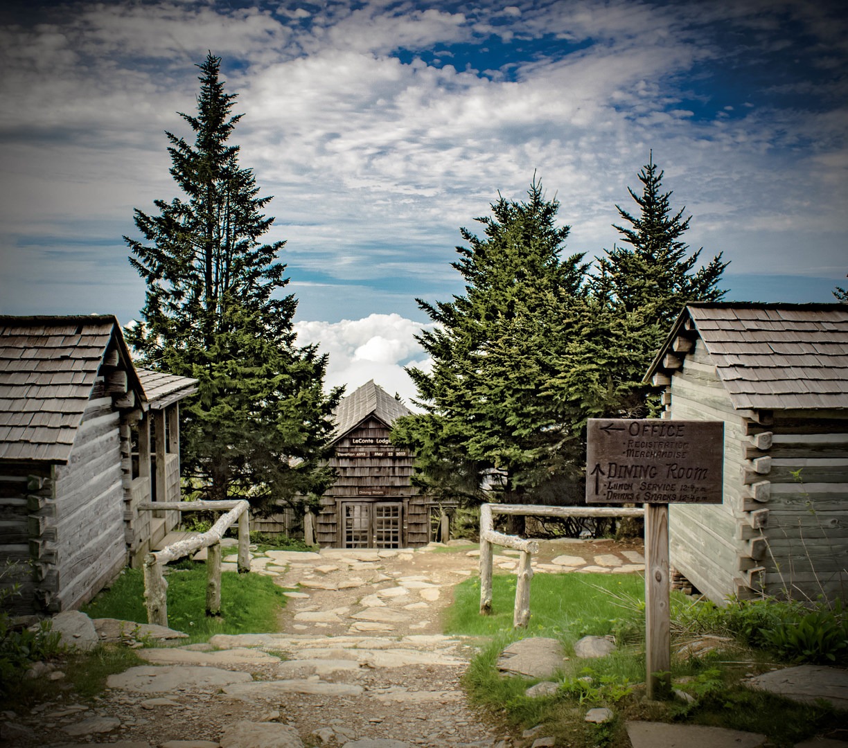 Looking to hang out and sleep above the clouds? The LeConte Lodge is a perfect place to escape the hustle and bustle of the city.