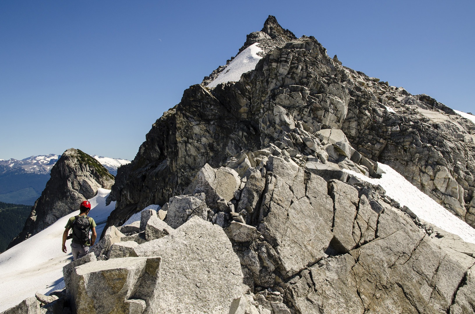 The ridge leading to the summit is an exposed scramble.