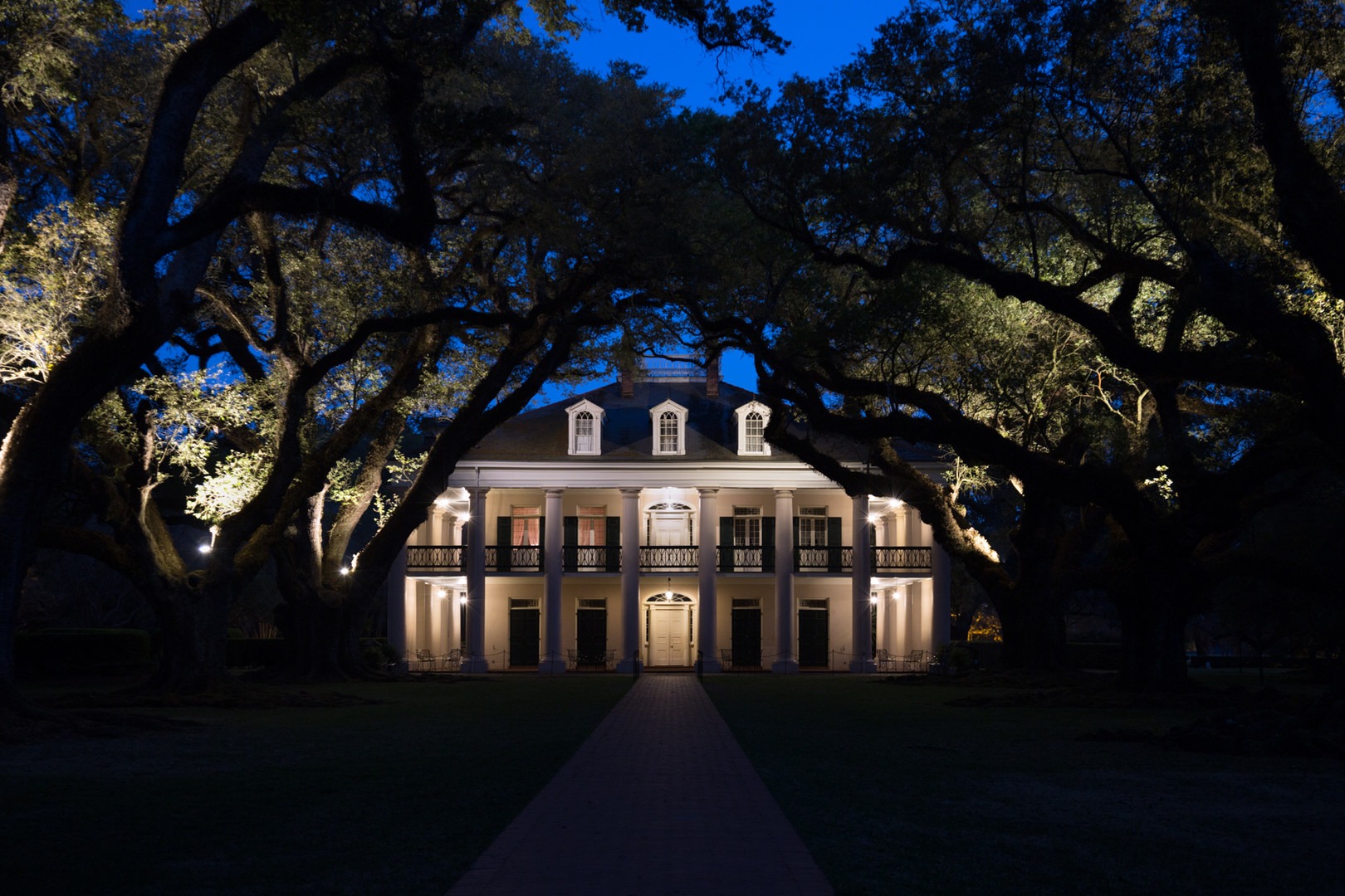 At dusk, the lighted plantation "Big House" and oaks are exceptionally beautiful.