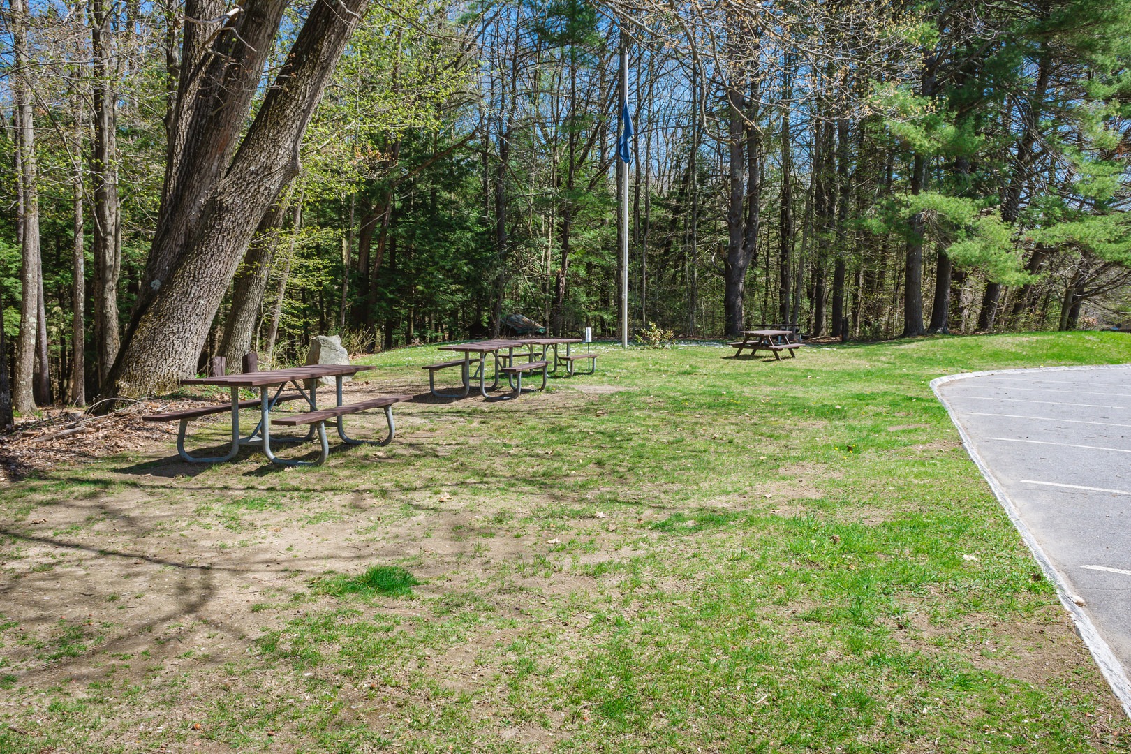 Picnic area adjacent to the parking lot.