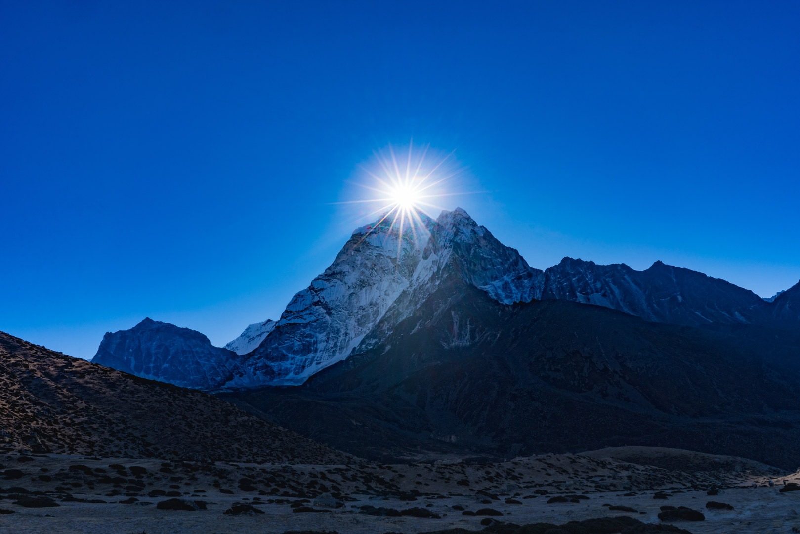 Winter, although colder, has less precipitation and clearer weather.