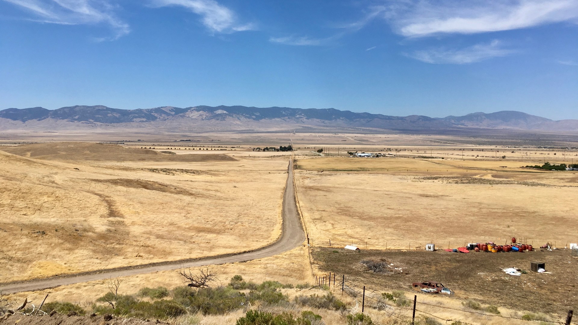 The dryness of this stretch of PCT is apparent here.