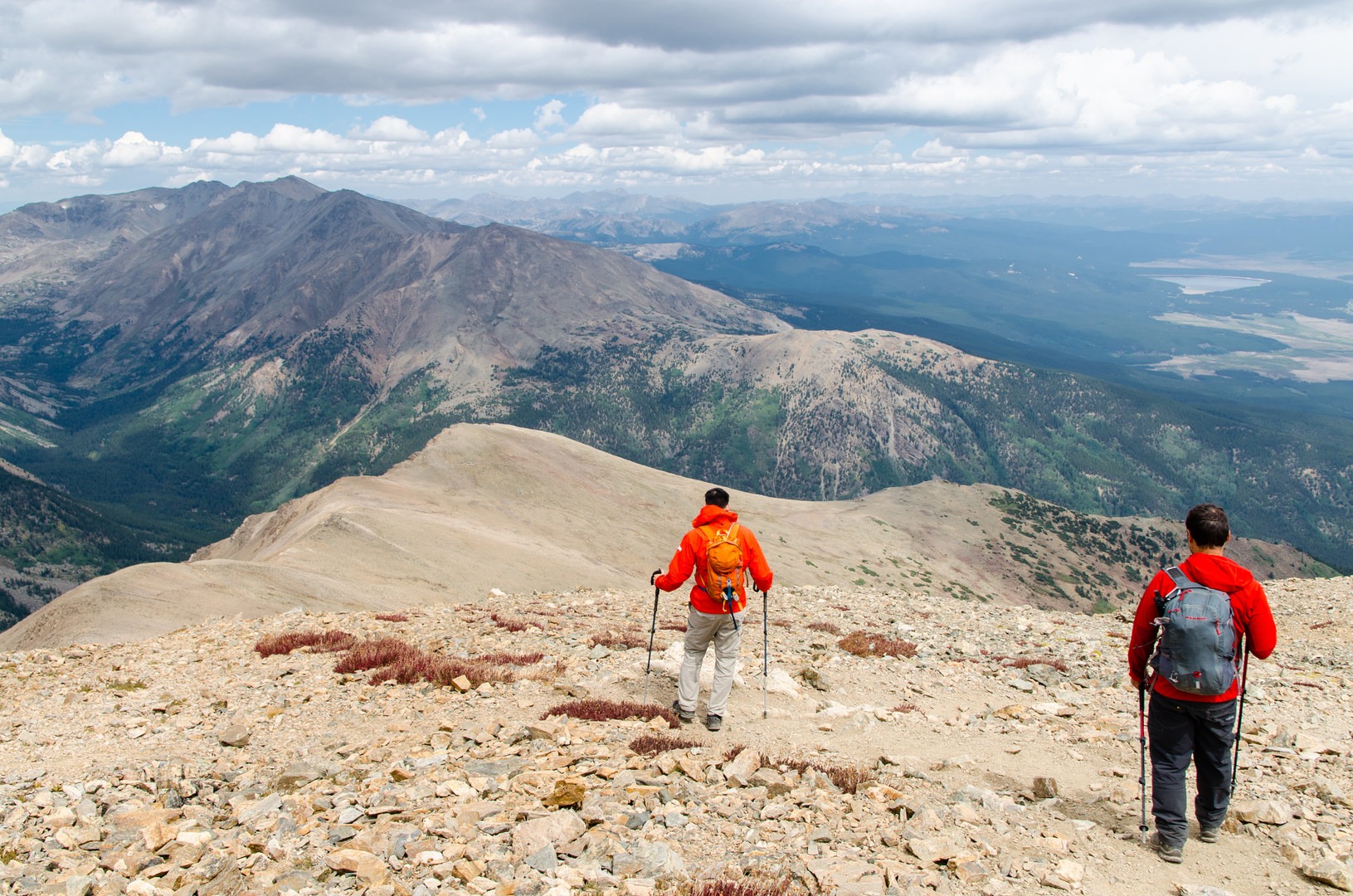 Descending the Northeast Ridge Trail.