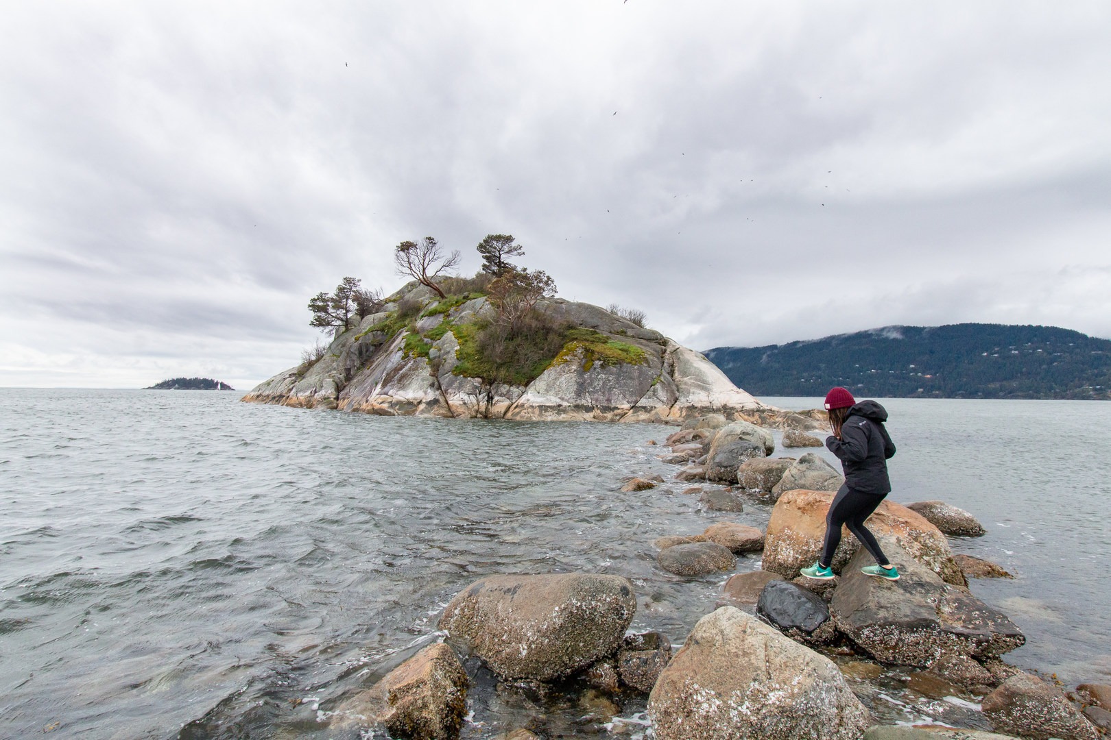 Crossing the causeway to Whyte Islet.