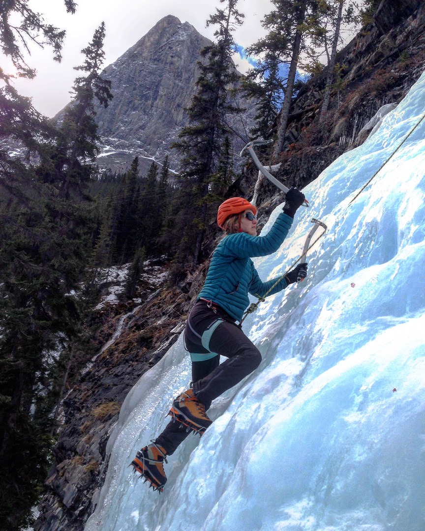 Getting sendy on plastic ice on the upper wall at Junkyards.
