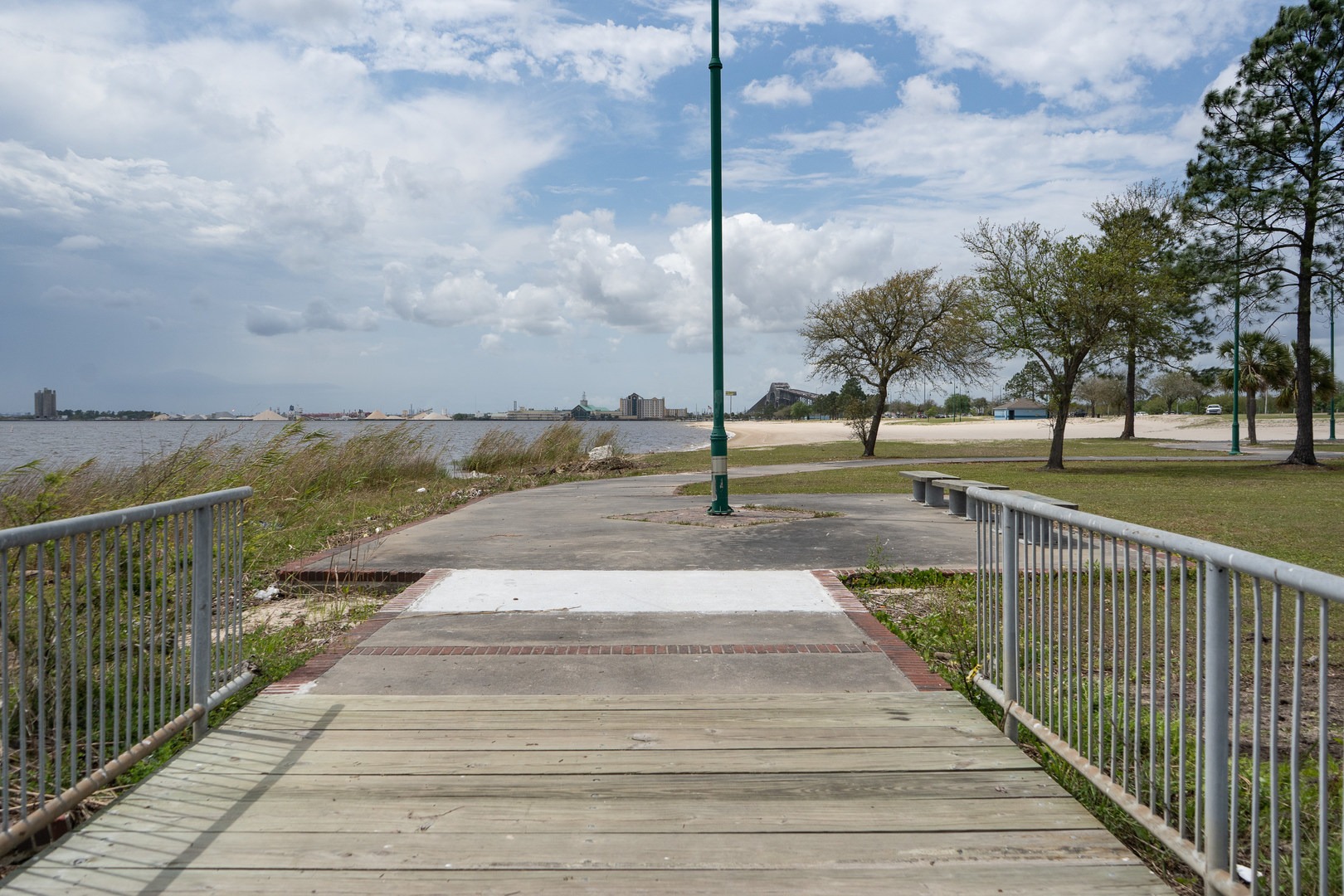 The pathway between North Beach and the visitor center.