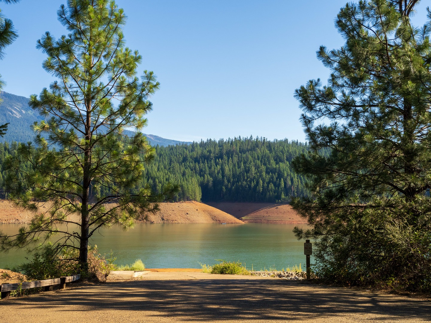The campground boat ramp and Trinity Lake.