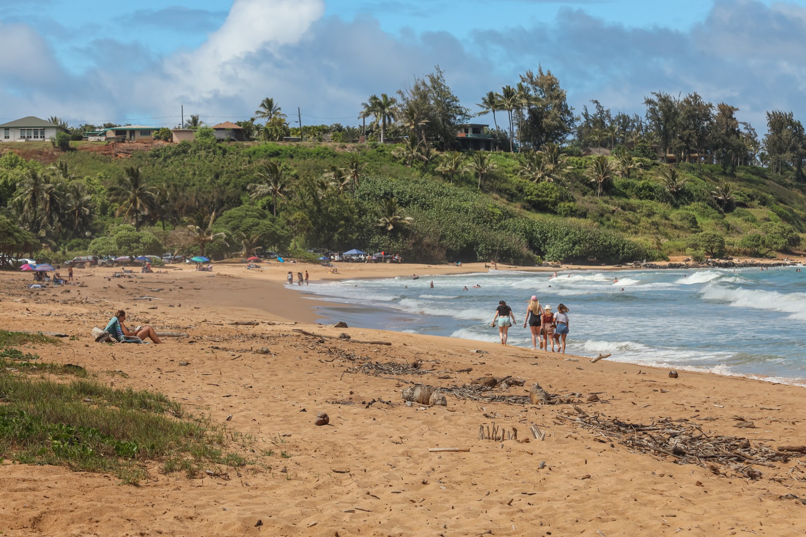 The beach has a tendency to get crowded owing to its short distance to Kapa'a.