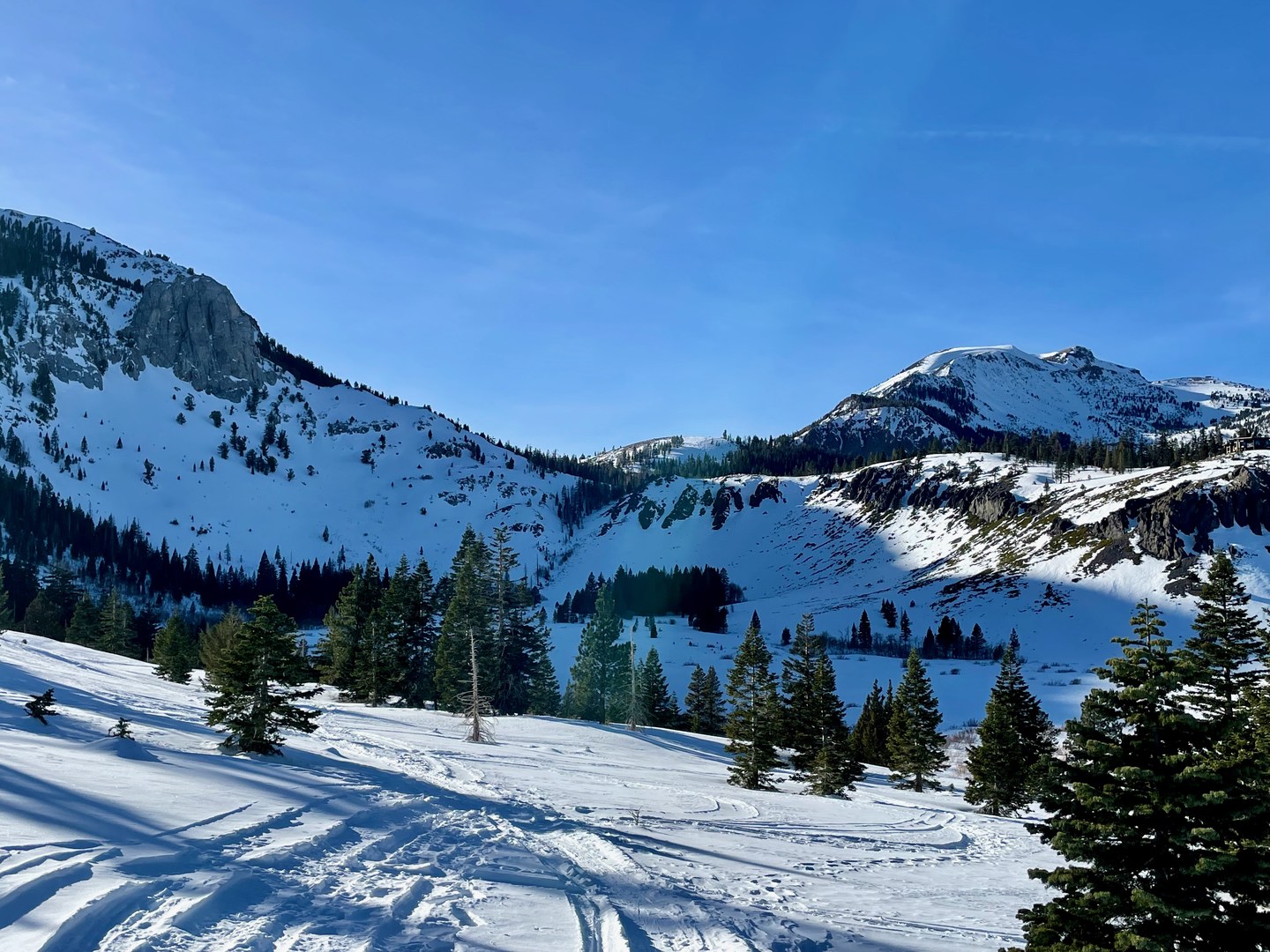 Panoramic views of Mammoth Rock and Mammoth Mountain (this makes a good turnaround point).