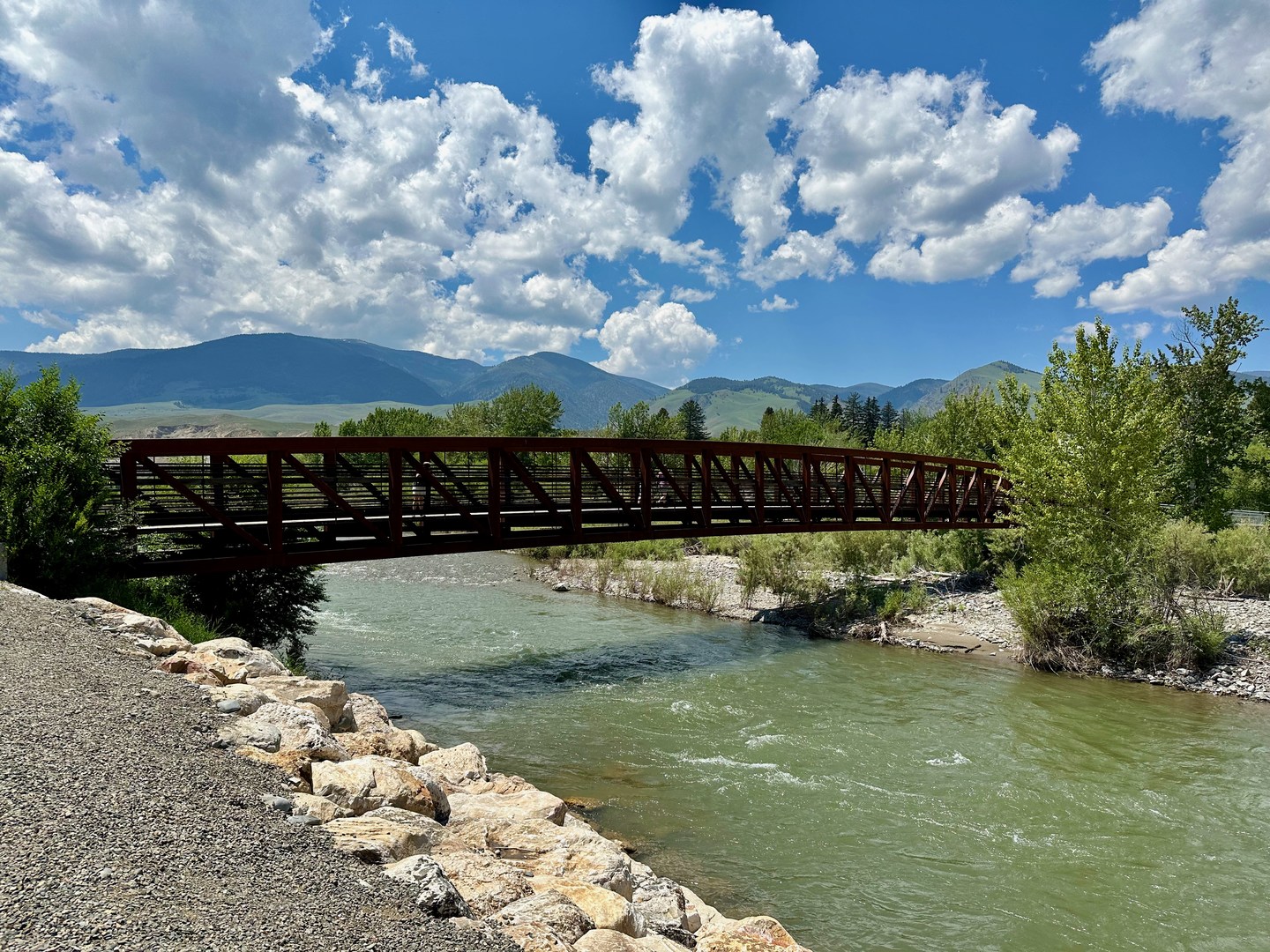 Footbridge leading to Island Park.