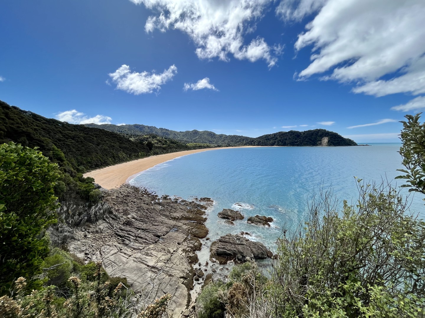 Tōtaranui Beach Track to Waiharakeke Bay Outdoor Project