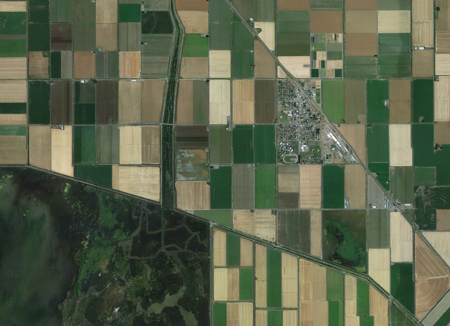 Bureau of Reclamation: Klamath Project. Image from Google Earth.