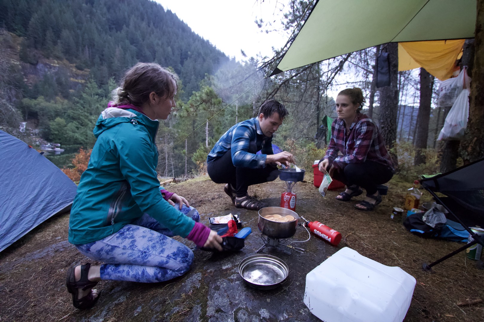 The Primus Omnifuel simmering away.