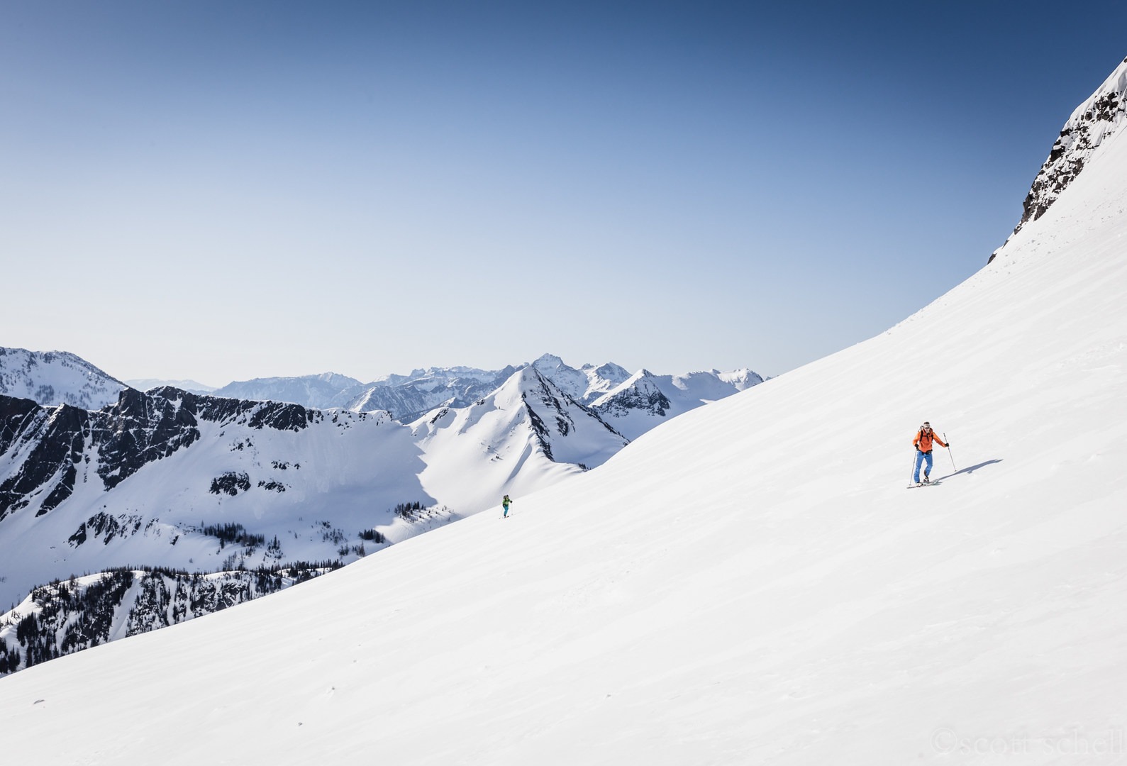 Ali Ritter and Chris Solomon – on the Chiwaukum Traverse. Washington.